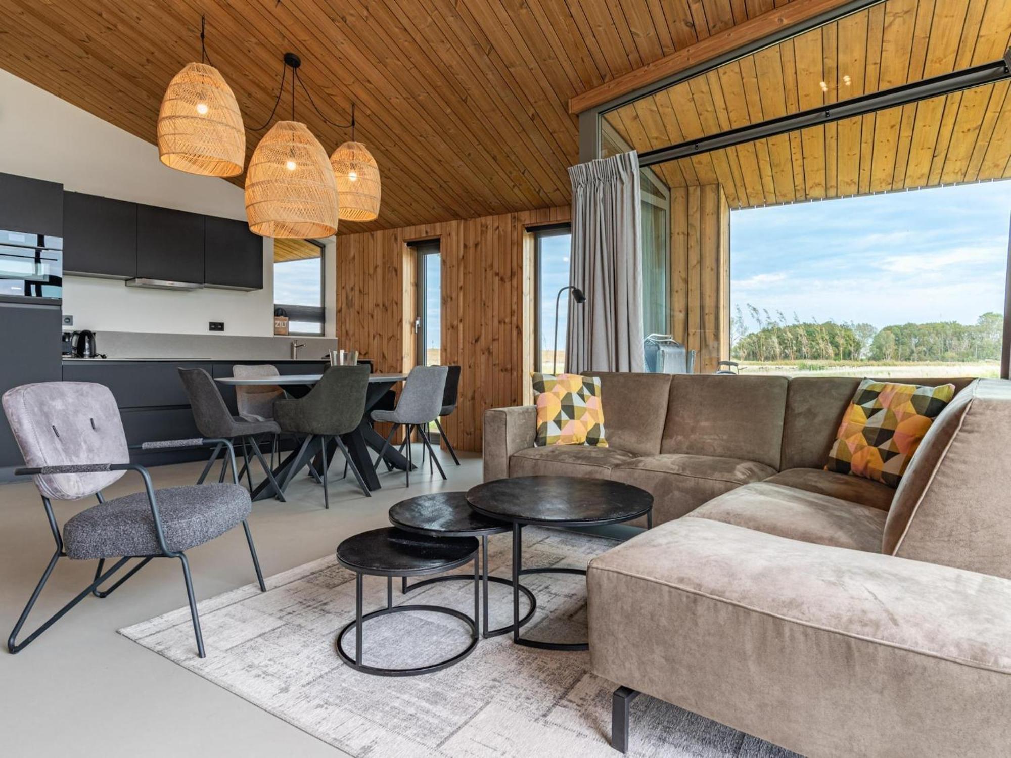 Spacious With Garden Vakantiehuis *