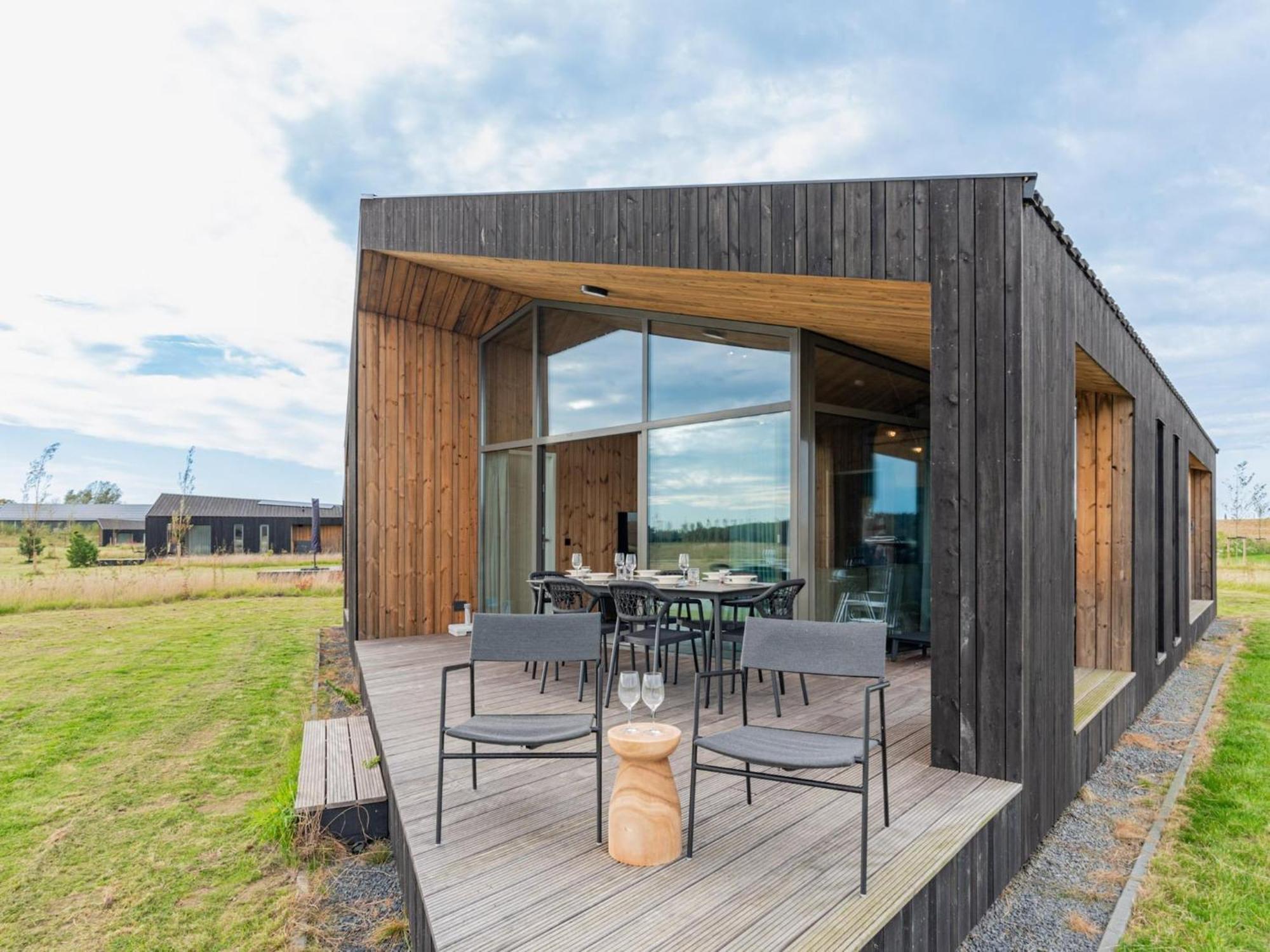Spacious With Garden
