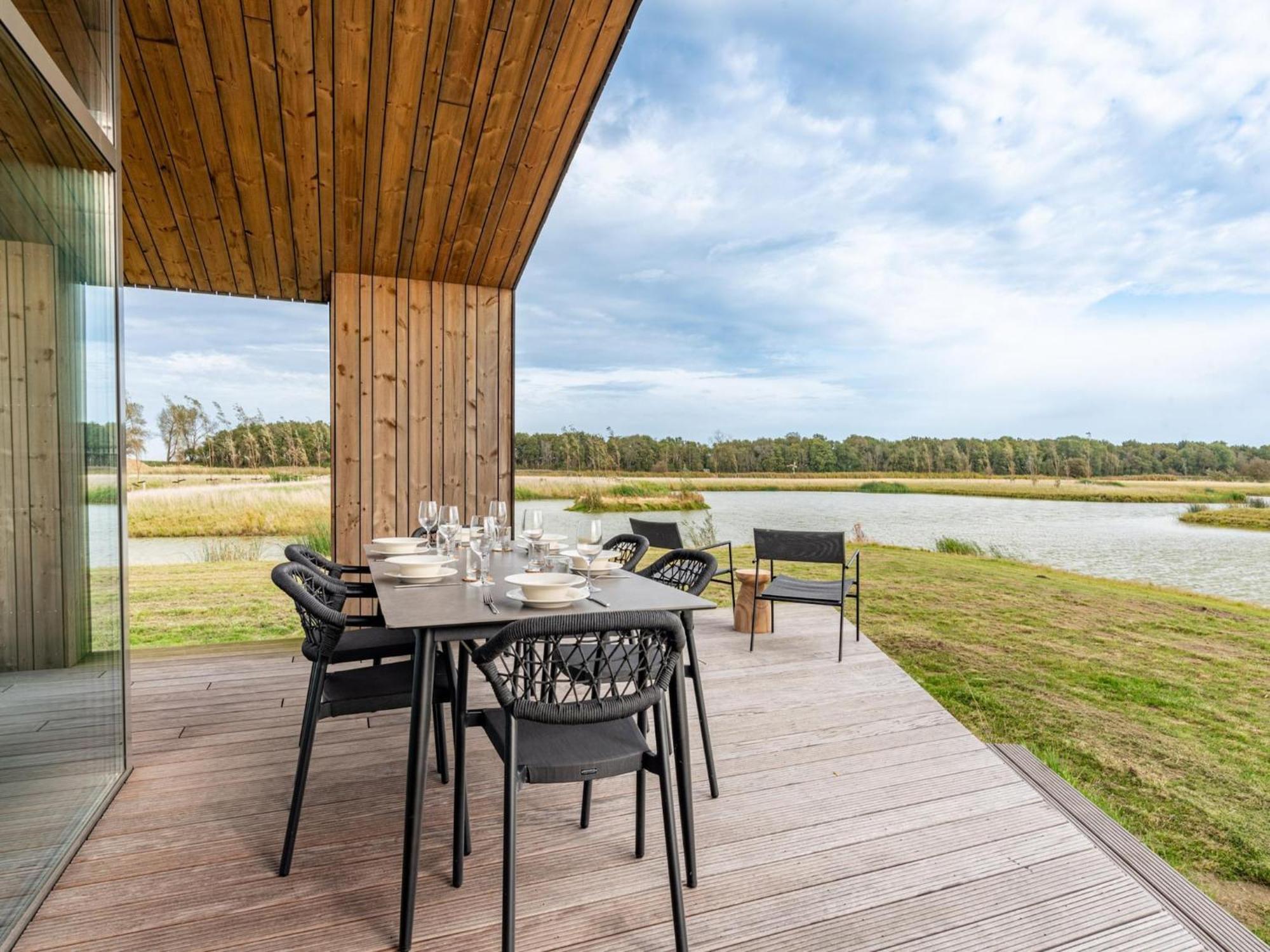 Spacious With Garden Holiday home Wissenkerke